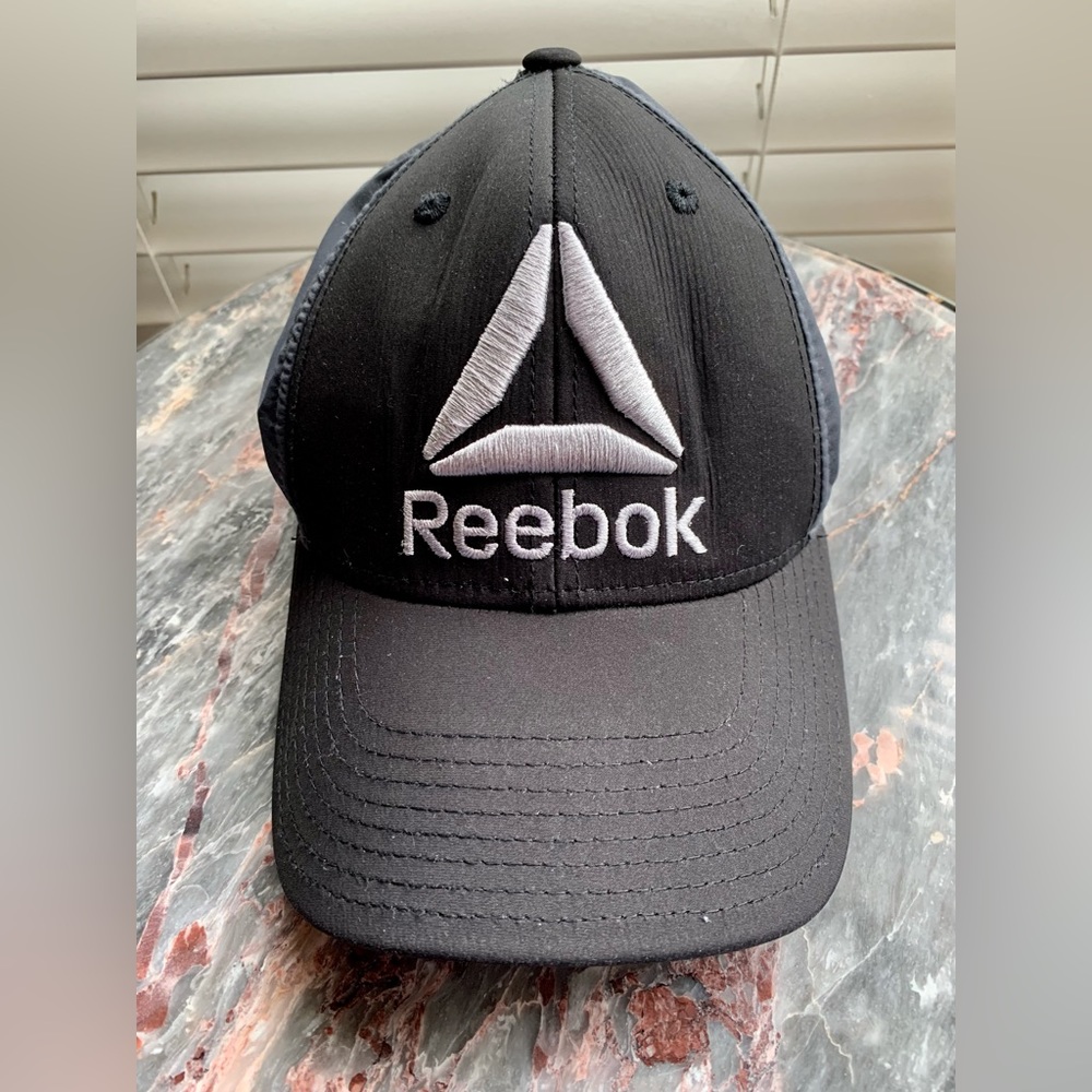 REEBOK FITTED CAP